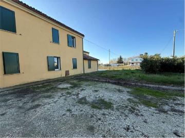 Casa indipendente in vendita a Tresignana FE