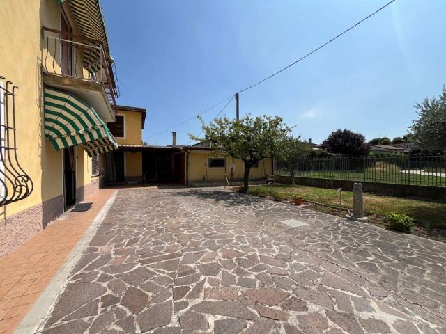 Casa indipendente in vendita a Trevenzuolo viale Luigi Rossignoli