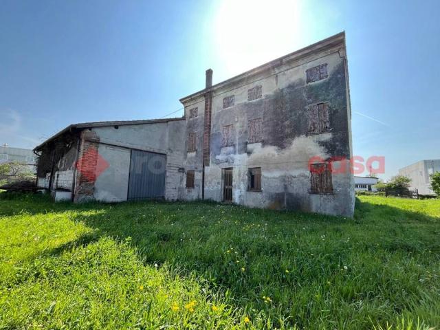 Casa indipendente in vendita a Trevenzuolo VR