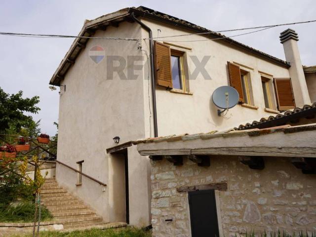 Casa indipendente in vendita a Trevi PG