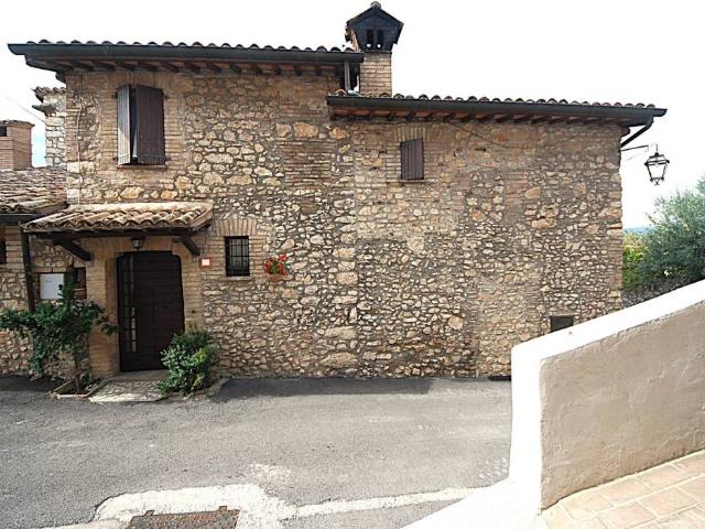 Casa indipendente in vendita a Trevi PG