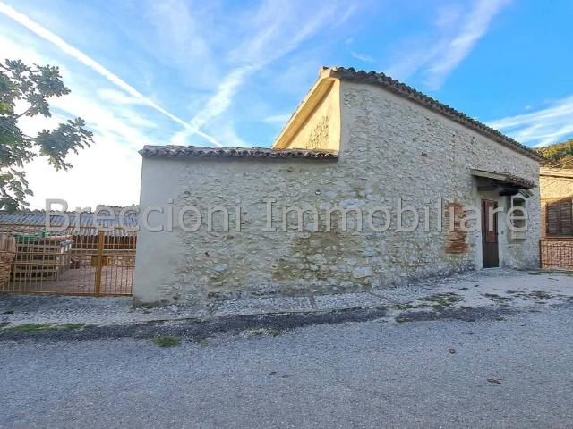 Casa indipendente in vendita a Trevi PG
