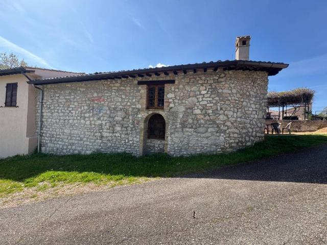 Casa indipendente in vendita a Trevi PG