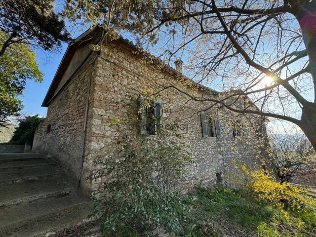 Casa indipendente in vendita a Trevi PG