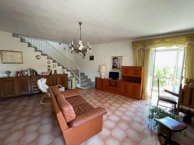 Casa indipendente in vendita a Treville AL