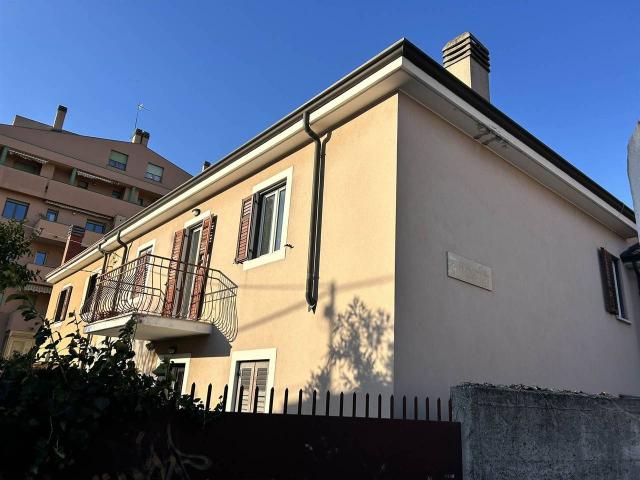 Casa indipendente in vendita a Trieste