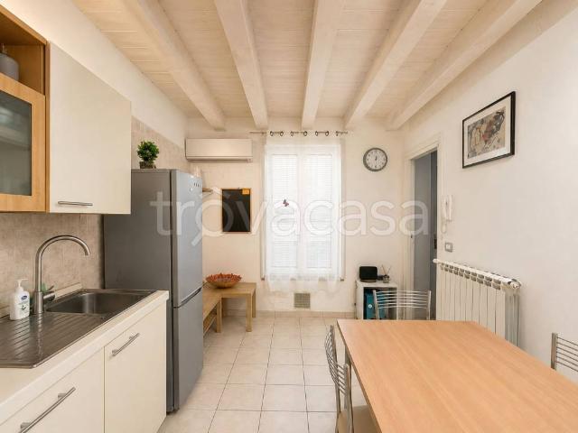 Casa indipendente in vendita a Trieste via Ugo Foscolo, 48, Largo Barriera Ospedale Maggiore