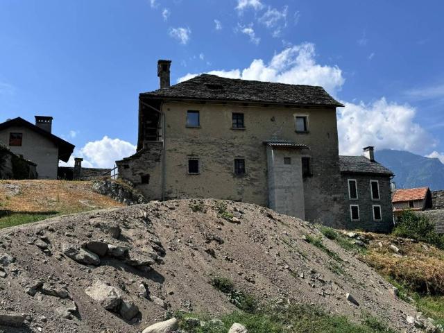 Casa indipendente in vendita a Trontano VB