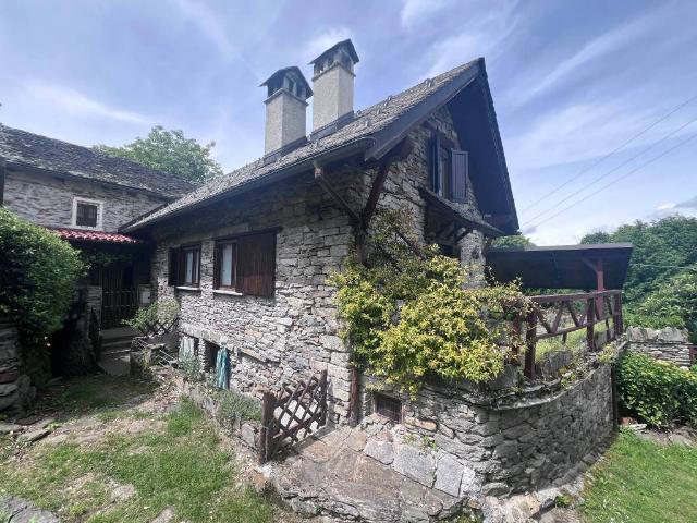 Casa indipendente in vendita a Trontano VB