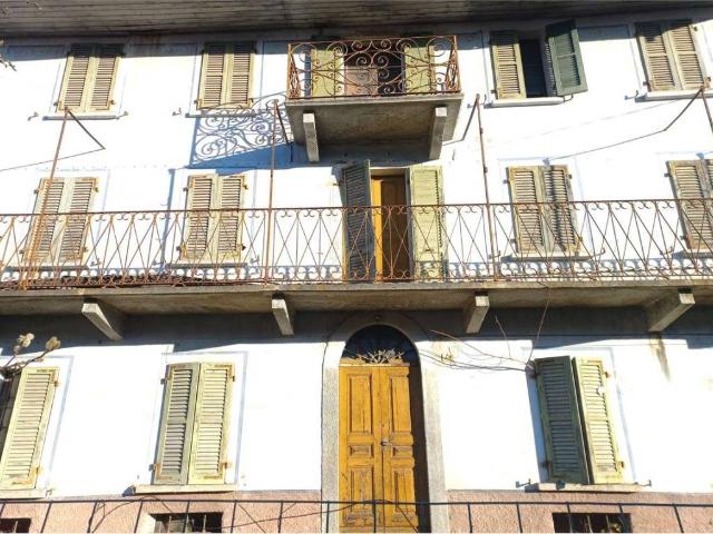 Casa indipendente in vendita a Trontano VB