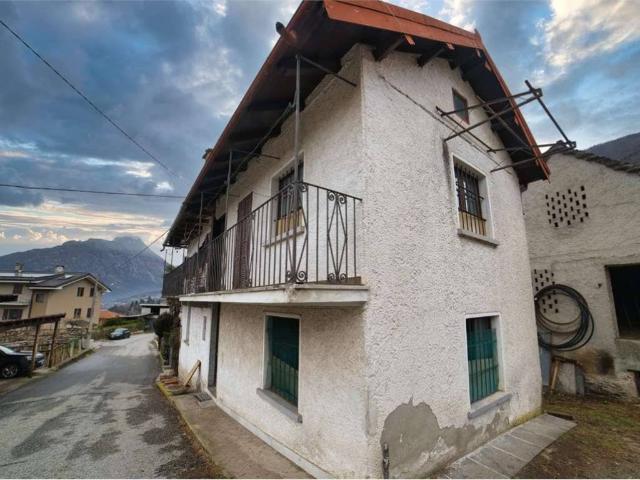 Casa indipendente in vendita a Trontano VB