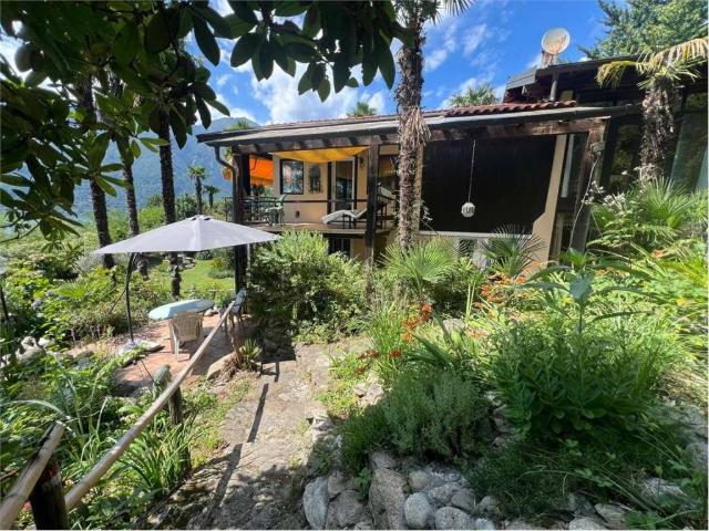 Casa indipendente in vendita a Tronzano Lago Maggiore VA