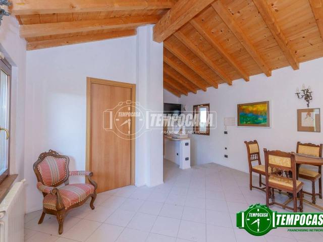 Casa indipendente in vendita a Trovo