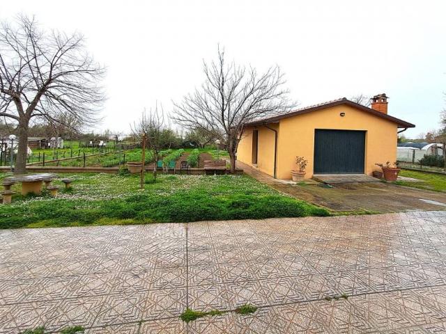 Casa indipendente in vendita a Tuoro sul Trasimeno PG