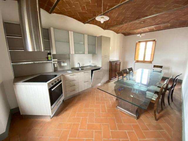 Casa indipendente in vendita a Tuoro sul Trasimeno PG