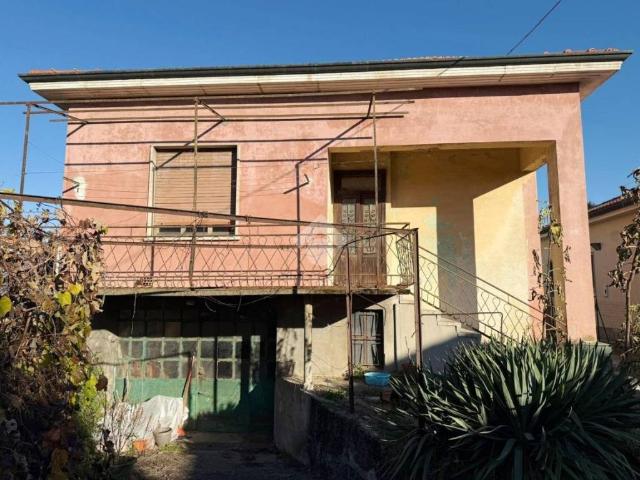 Casa indipendente in vendita a Turate CO
