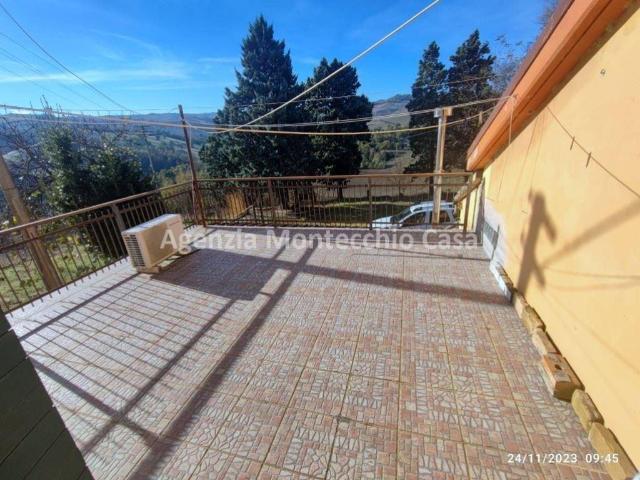 Casa indipendente in vendita a Urbino PU