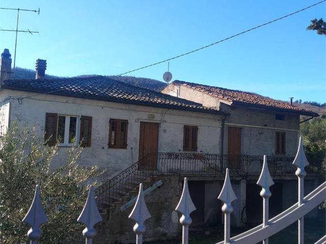 Casa indipendente in vendita a Urbino PU