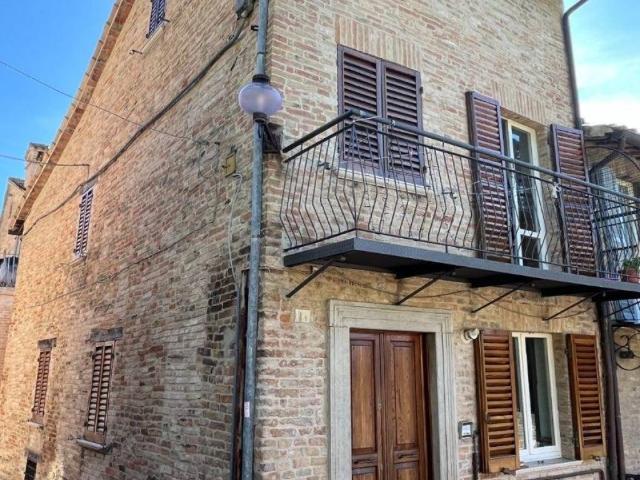 Casa indipendente in vendita a Urbino PU