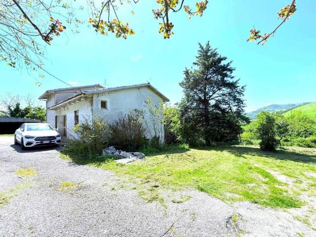 Casa indipendente in vendita a Urbino PU