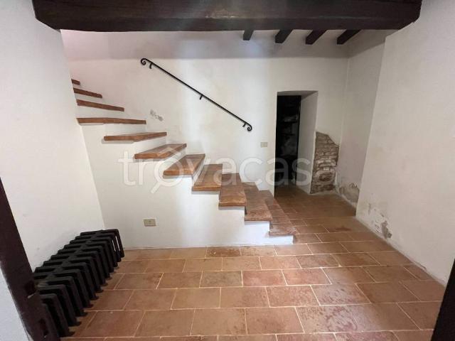 Casa indipendente in vendita a Urbino via Lorenzo Valerio, 26