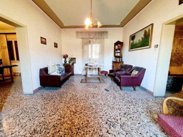 Casa indipendente in vendita a Vo' via ventotto aprile