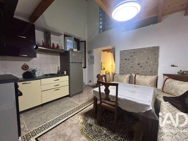 Casa indipendente in vendita a Volta Mantovana MN