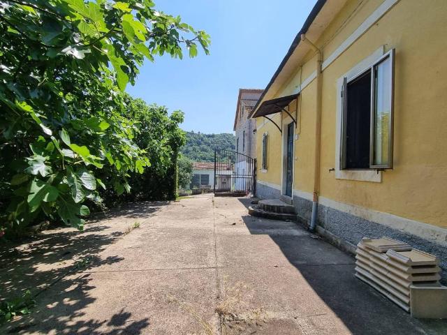 Casa indipendente in vendita a Vacri CH