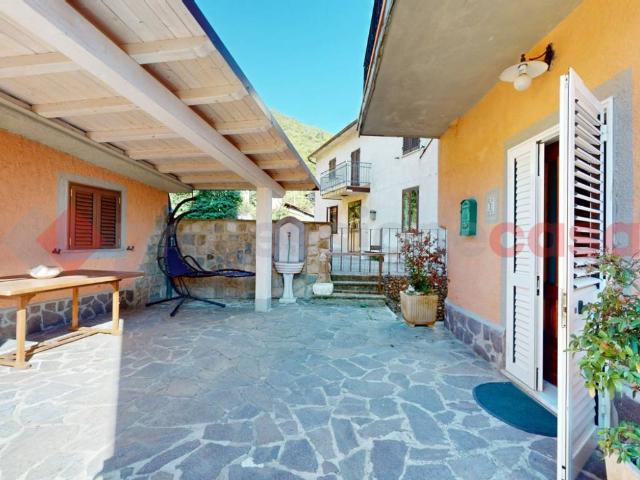 Casa indipendente in vendita a Vagli Sotto LU