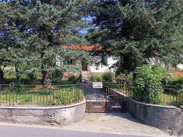 Casa indipendente in vendita a Vagli Sotto LU