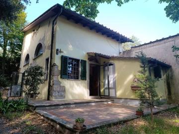 Casa indipendente in vendita a Vaglia FI