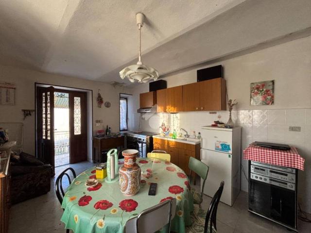 Casa indipendente in vendita a Vaglio Serra AT