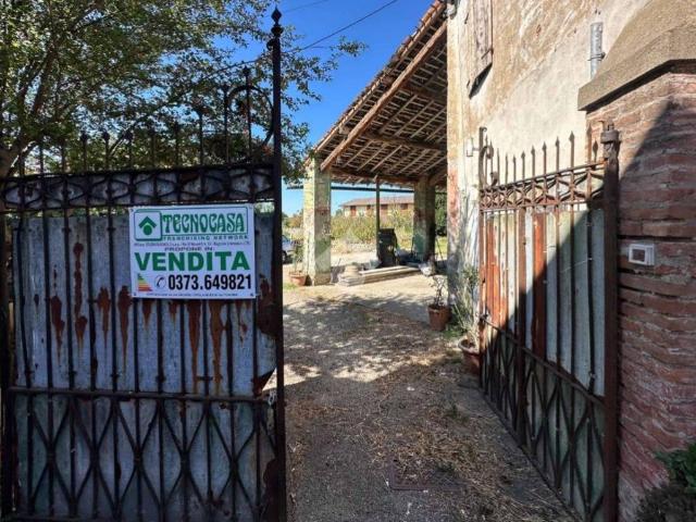 Casa indipendente in vendita a Vaiano Cremasco CR