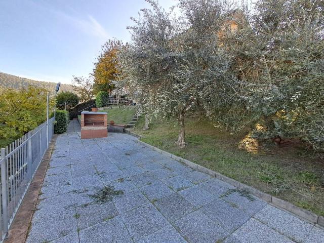 Casa indipendente in vendita a Vaiano PO