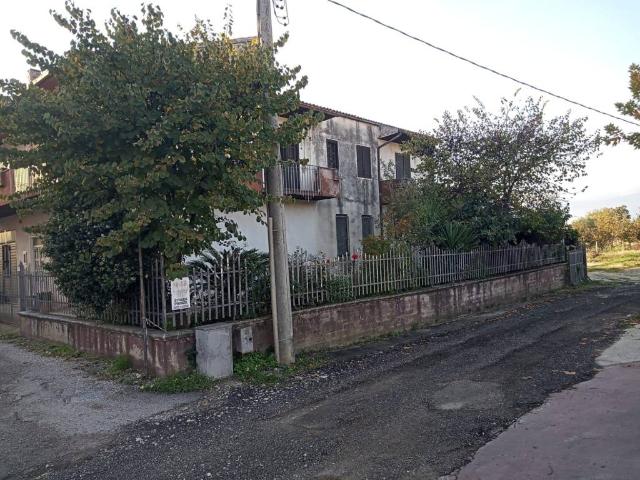 Casa indipendente in vendita a Vairano Patenora CE