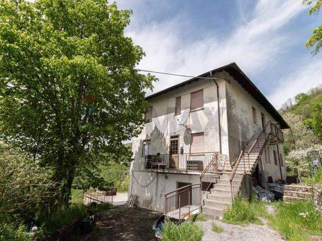 Casa indipendente in vendita a Valbrevenna