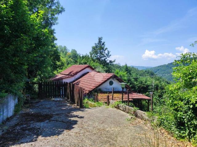 Casa indipendente in vendita a Valbrevenna GE
