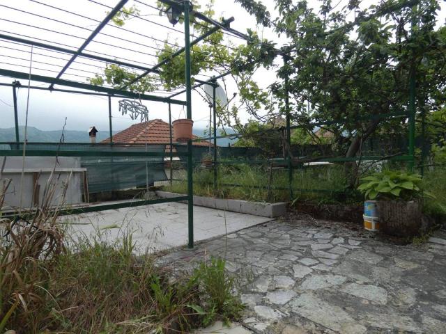 Casa indipendente in vendita a Valbrevenna GE