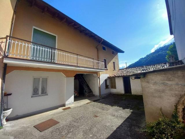 Casa indipendente in vendita a Valbrona CO