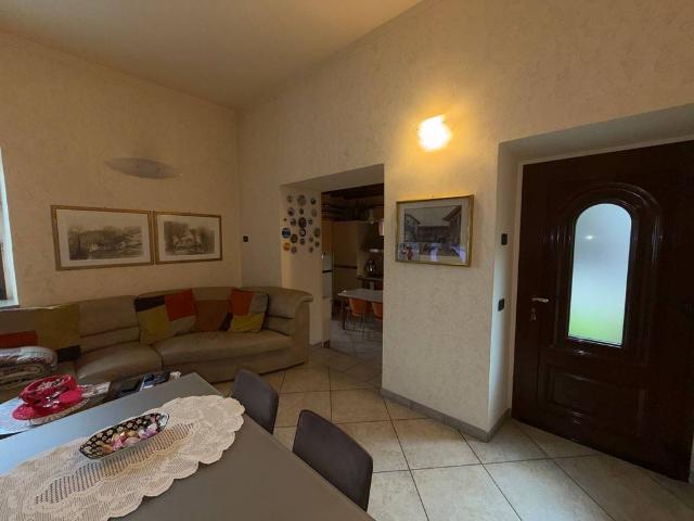 Casa indipendente in vendita a Valgreghentino LC