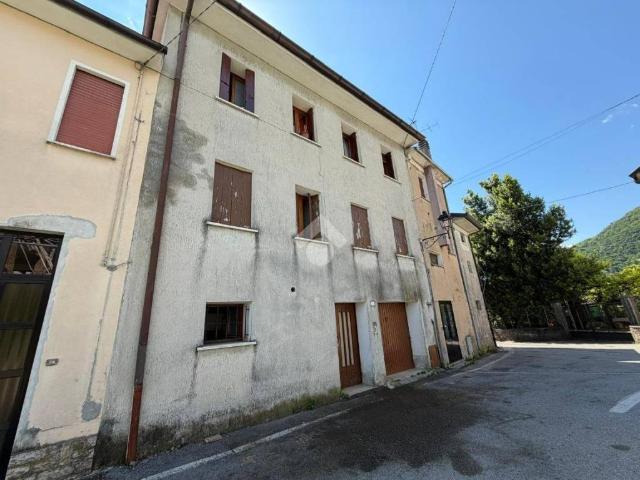 Casa indipendente in vendita a Valdobbiadene TV