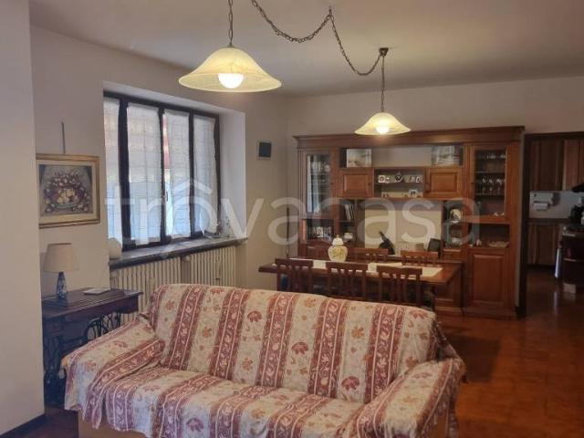 Casa indipendente in vendita a Valdarno, Albizzate
