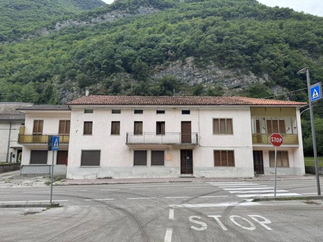 Casa indipendente in vendita a Valdastico VI
