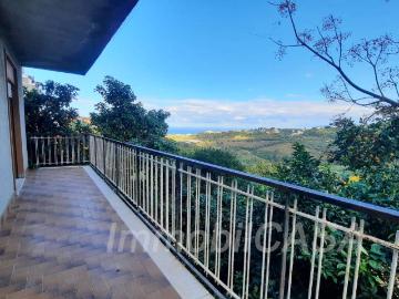 Casa indipendente in vendita a Valdina ME