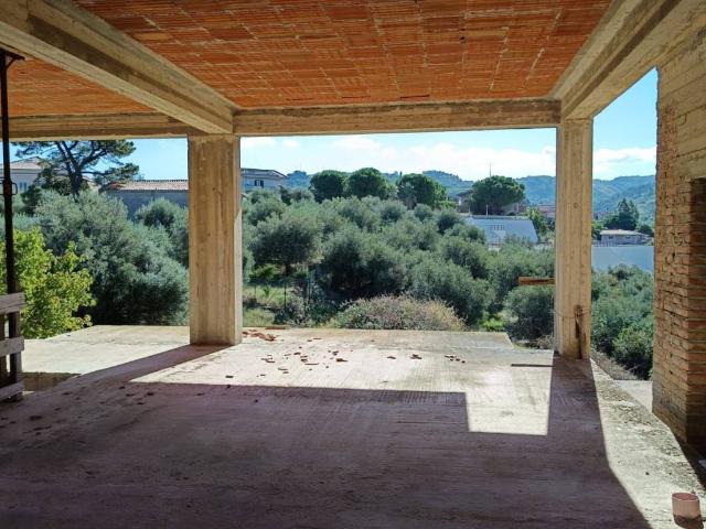 Casa indipendente in vendita a Valdina ME