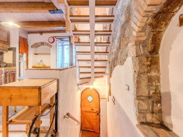 Casa indipendente in vendita a Valentano VT