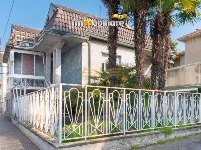 Casa indipendente in vendita a Valenza AL
