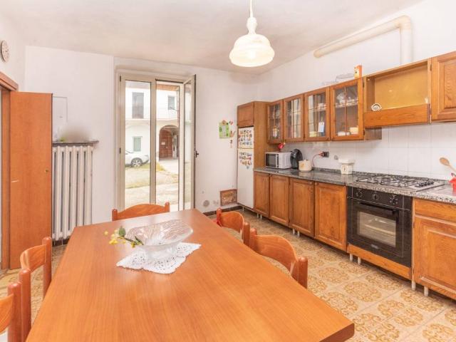 Casa indipendente in vendita a Valenza AL