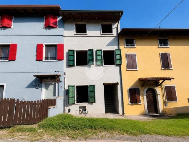 Casa indipendente in vendita a Valeggio sul Mincio via Tonolli, 36