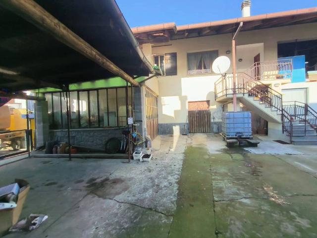 Casa indipendente in vendita a Valfenera AT